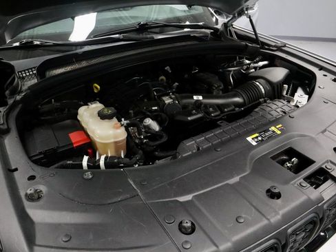 Used 2024 Jeep Grand Cherokee Altitude image 16