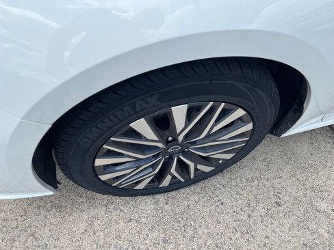 Used 2025 Nissan Altima 2.5 SV FWD image 9
