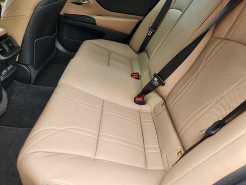 Used 2019 Lexus ES 350 w/ Accessory Package FWD image 30
