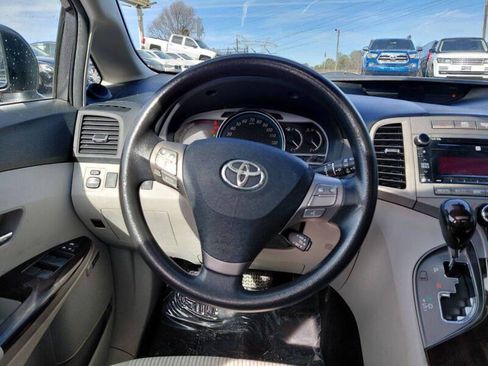 Used 2010 Toyota Venza FWD image 15