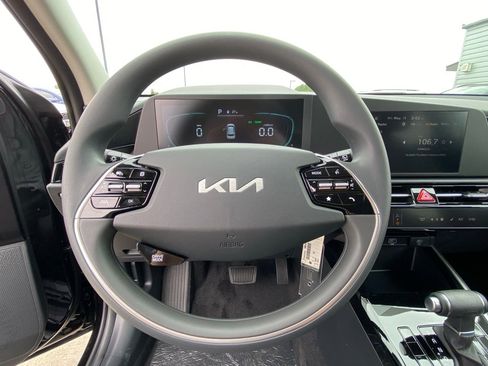New 2026 Kia Niro LX FWD image 16