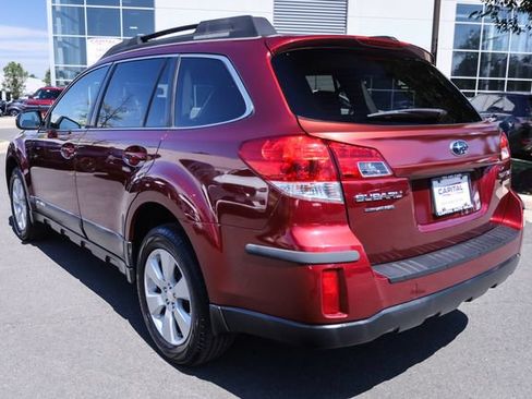 Used 2011 Subaru Outback 2.5i Premium w/ All-Weather Pkg AWD/4WD image 9