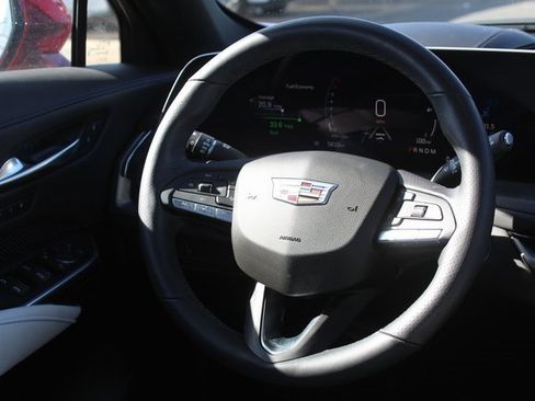 Used 2025 Cadillac XT4 Sport image 21