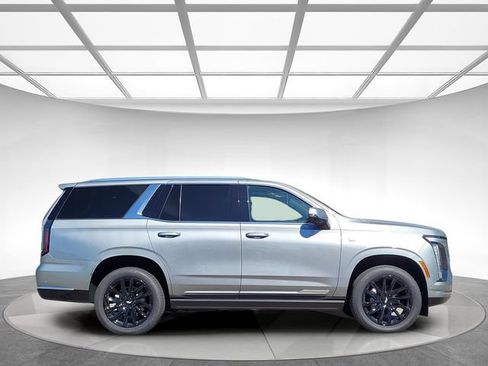 New 2026 Cadillac Escalade Luxury w/ Touring Package AWD/4WD image 3