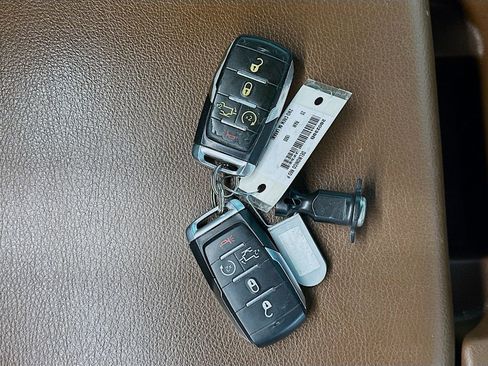 Used 2020 RAM 1500 Laramie image 34