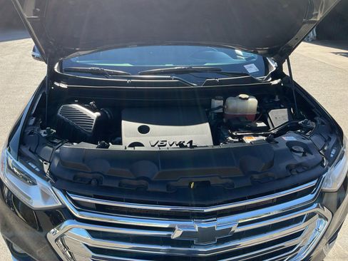 Used 2020 Chevrolet Traverse LT image 23
