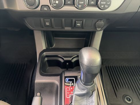 Certified 2020 Toyota Tacoma SR image 21