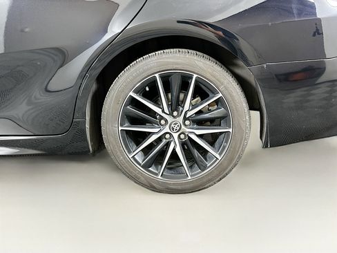 Used 2024 Toyota Camry SE image 11