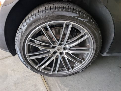 Used 2025 Porsche Macan image 14