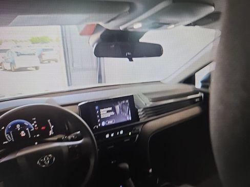 Used 2025 Toyota Camry LE FWD image 14
