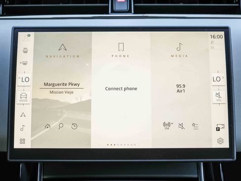 New 2026 Land Rover Range Rover Evoque S AWD/4WD image 12