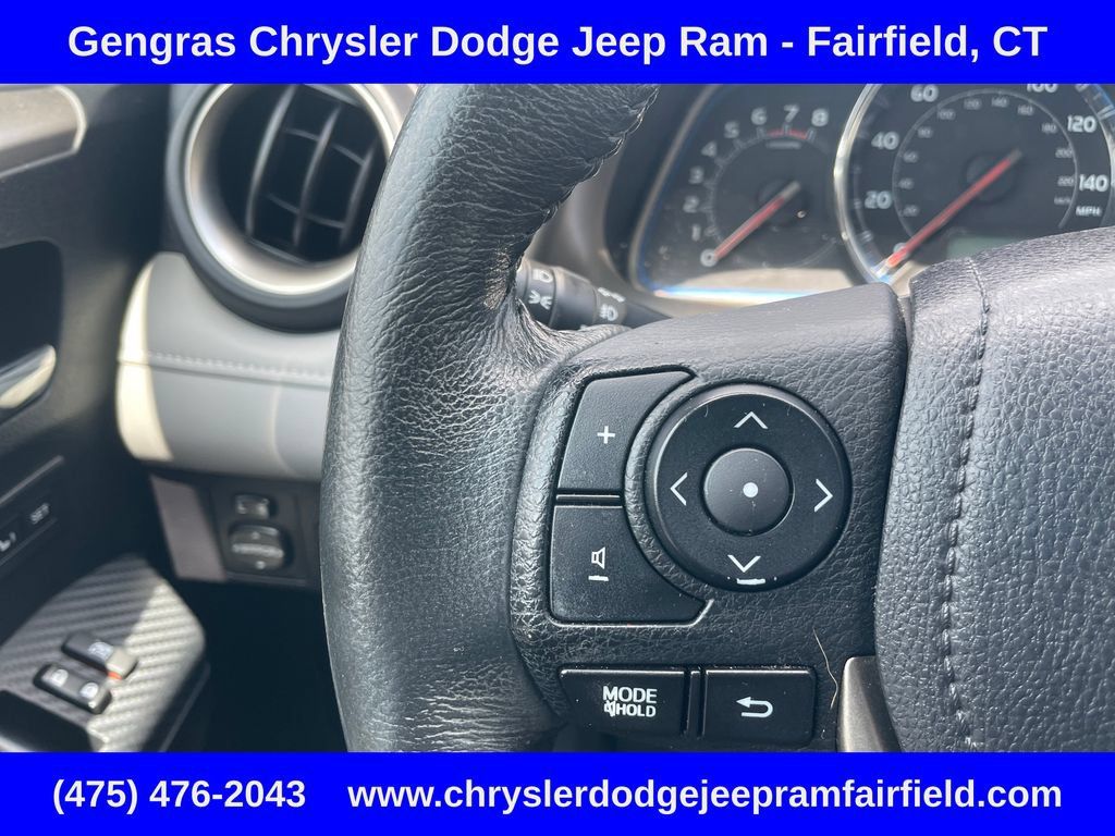 Used 2015 Toyota RAV4 Limited AWD/4WD image 52