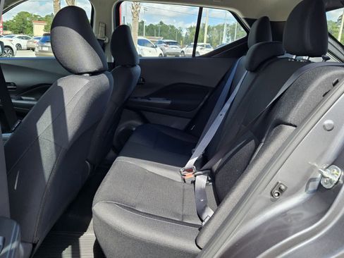 New 2025 Nissan Kicks Play S image 4