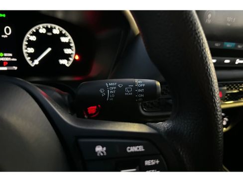 Certified 2023 Honda HR-V LX image 40