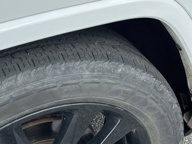 Used 2019 Jeep Grand Cherokee Altitude AWD/4WD image 14