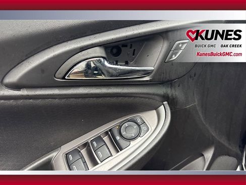 Used 2024 Chevrolet Malibu LT image 9