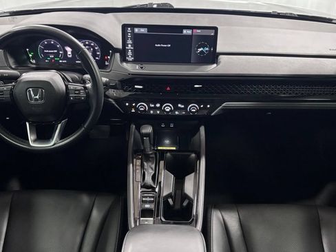 Used 2024 Honda Accord Touring image 2