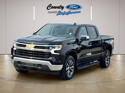 Used 2024 Chevrolet Silverado 1500 LT AWD/4WD image 2