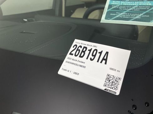 Used 2025 Buick Enclave Preferred image 33