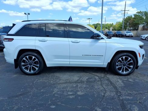 Used 2022 Jeep Grand Cherokee Overland w/ MOPAR Finishing Package AWD/4WD image 8