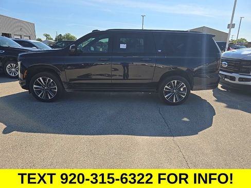 Used 2026 Cadillac Escalade ESV Sport AWD/4WD image 3