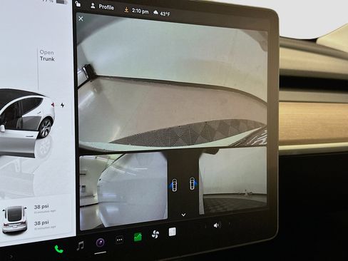 Used 2023 Tesla Model Y Long Range AWD/4WD image 23