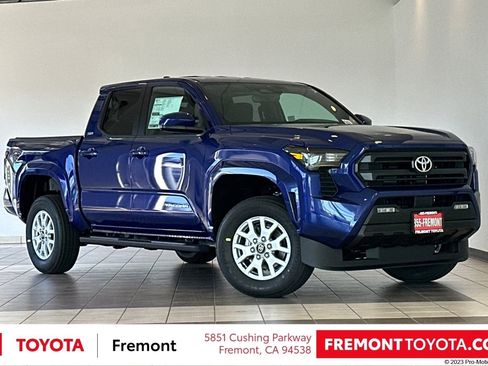 Certified 2025 Toyota Tacoma SR5 AWD/4WD image 2