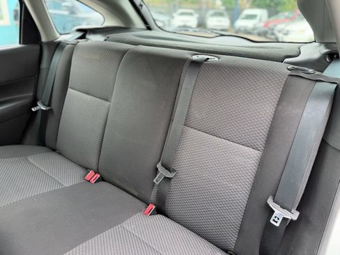 Used 2006 Ford Focus ZX5 Hatchback FWD image 11