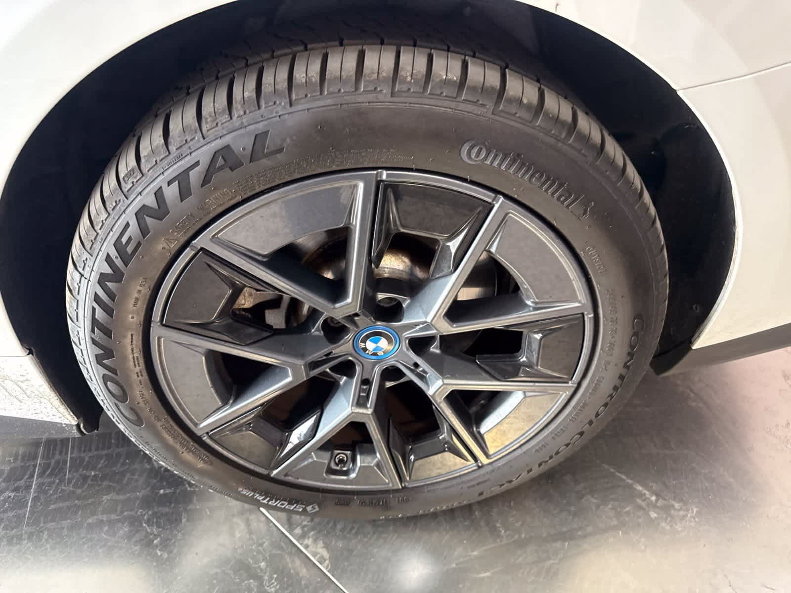 Used 2023 BMW i4 eDrive40 w/ Premium Package RWD image 9