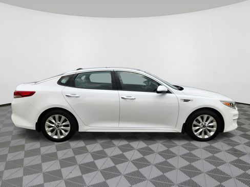 Used 2016 Kia Optima EX w/ Premium Package FWD image 6