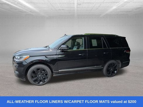 Used 2023 Lincoln Navigator Reserve AWD/4WD image 7