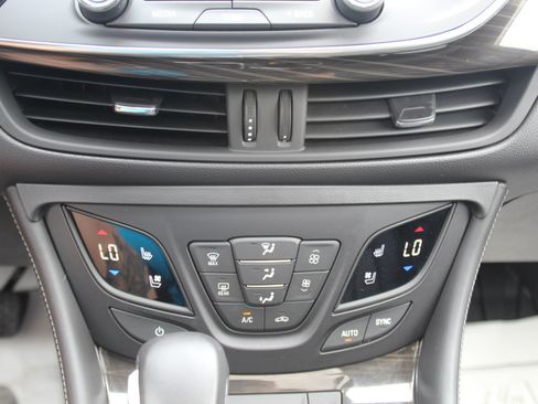 Used 2020 Buick Envision Premium w/ Driver Confidence Package AWD/4WD image 12