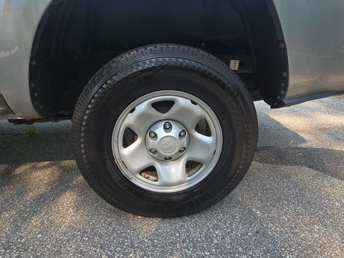 Used 2020 Toyota Tacoma SR w/ SR Convenience Package RWD image 35