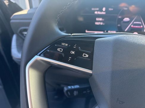 Used 2025 Audi Q5 Premium w/ Convenience Package image 24