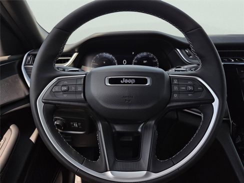 New 2025 Jeep Grand Cherokee Altitude image 59