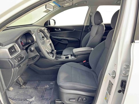 Used 2019 Kia Sorento LX image 15
