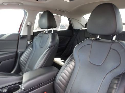 Used 2023 Hyundai Elantra Limited image 22