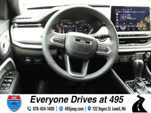 Used 2023 Jeep Compass Latitude AWD/4WD image 15