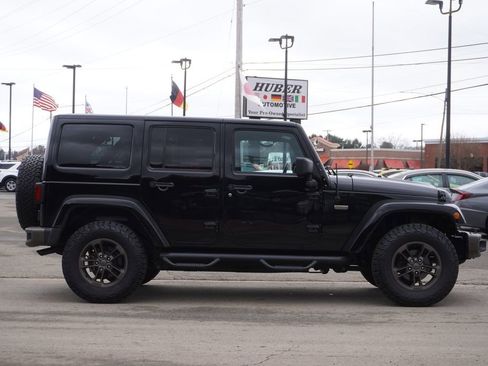 Used 2017 Jeep Wrangler Unlimited Sahara image 8