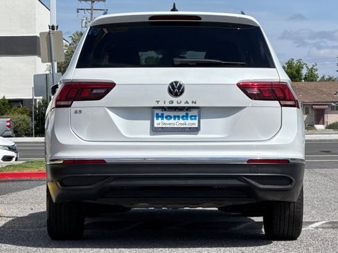 Used 2023 Volkswagen Tiguan SE FWD image 9