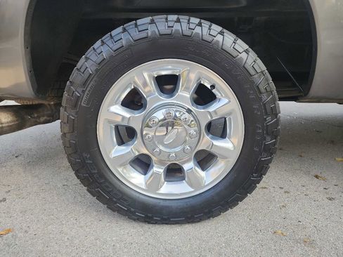 Used 2011 Ford F250 Lariat w/ Lariat Interior Pkg image 10