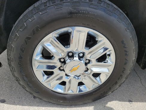 Used 2024 Chevrolet Silverado 2500 High Country w/ High Country Premium Package AWD/4WD image 9