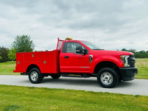 Used 2019 Ford F250 XL w/ Power Equipment Group AWD/4WD image 6