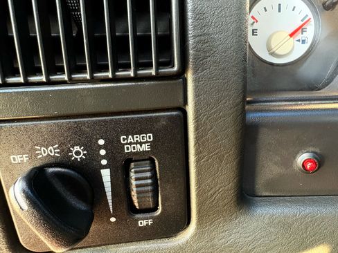 Used 2004 Dodge Ram 1500 Truck ST w/ ST Value Group image 16