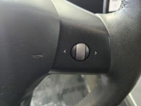 Used 2023 Tesla Model Y Long Range AWD/4WD image 16