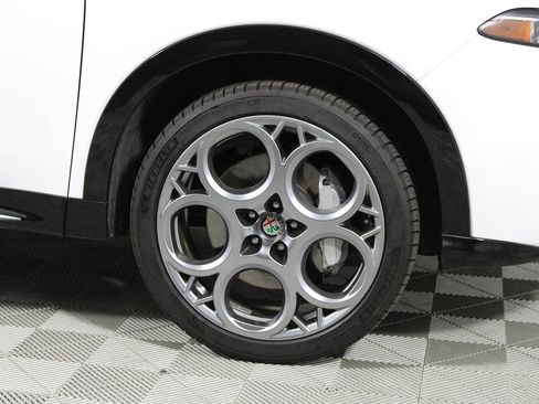 Used 2024 Alfa Romeo Tonale Ti w/ Premium Interior Package image 19