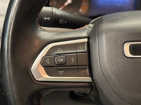 Used 2022 Jeep Compass Limited w/ Sun and Sound Group AWD/4WD image 11