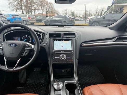 Used 2019 Ford Fusion Energi Titanium FWD image 37