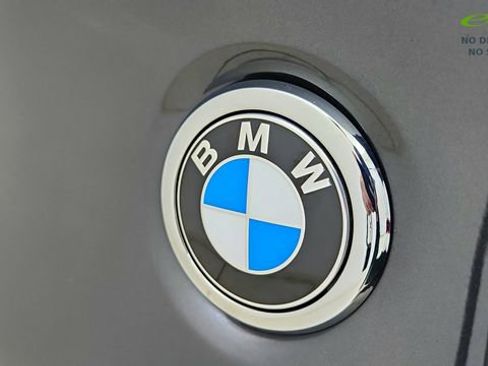 Used 2025 BMW X4 xDrive30i AWD/4WD image 16