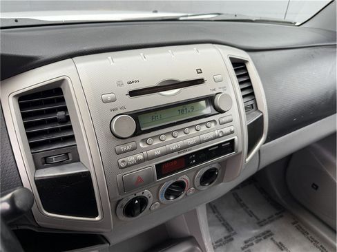 Used 2006 Toyota Tacoma PreRunner image 38